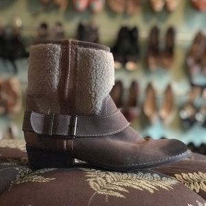 Kelsi Dagger Tempest fleece western ankle boots